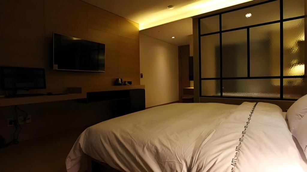บิสซิเนส ดีไซน์ โฮเต็ล แอลยูวี Motel อินชอน ภายนอก รูปภาพ