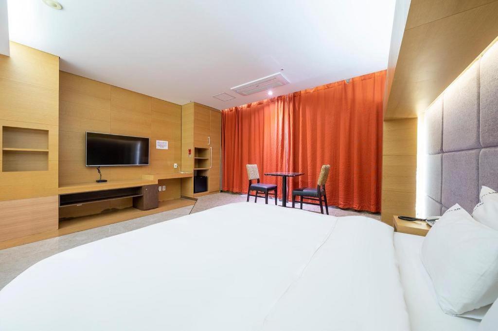 บิสซิเนส ดีไซน์ โฮเต็ล แอลยูวี Motel อินชอน ภายนอก รูปภาพ
