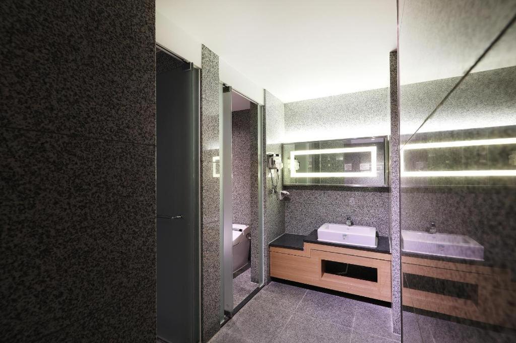 บิสซิเนส ดีไซน์ โฮเต็ล แอลยูวี Motel อินชอน ภายนอก รูปภาพ