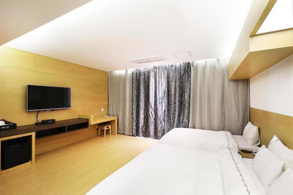 บิสซิเนส ดีไซน์ โฮเต็ล แอลยูวี Motel อินชอน ภายนอก รูปภาพ