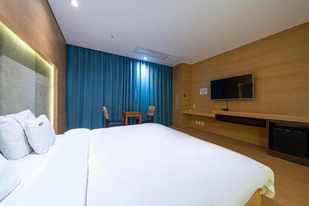 บิสซิเนส ดีไซน์ โฮเต็ล แอลยูวี Motel อินชอน ภายนอก รูปภาพ