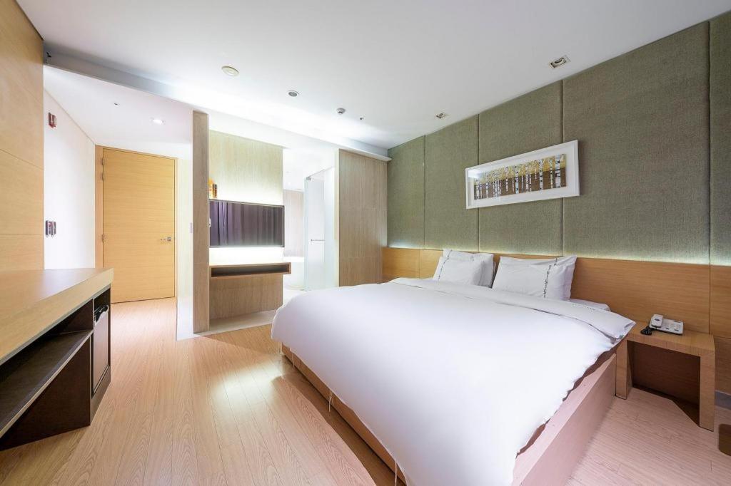 บิสซิเนส ดีไซน์ โฮเต็ล แอลยูวี Motel อินชอน ภายนอก รูปภาพ