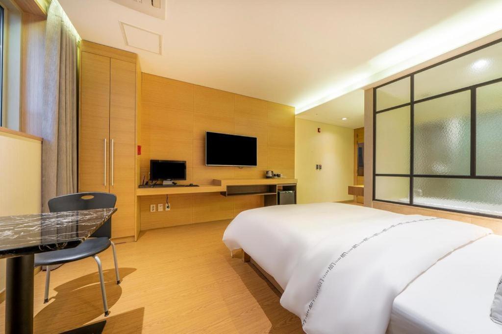บิสซิเนส ดีไซน์ โฮเต็ล แอลยูวี Motel อินชอน ภายนอก รูปภาพ