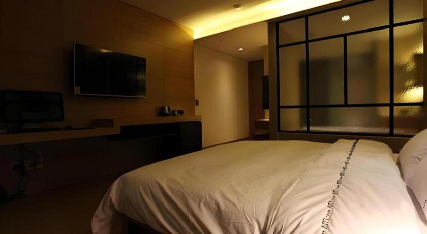 บิสซิเนส ดีไซน์ โฮเต็ล แอลยูวี Motel อินชอน ภายนอก รูปภาพ